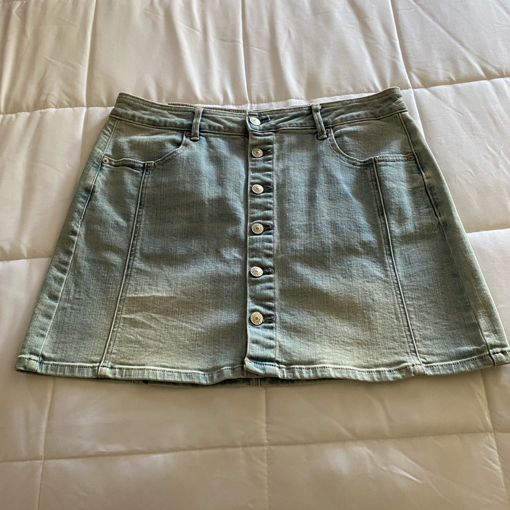 BRAND NEW w/tags faded denim miniskirt by American Eagle size 14.